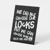 親切である 台座サイン (正面)