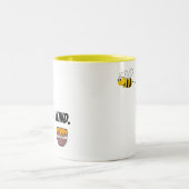 親切である |美しい感動的文字 ツートーンマグカップ (中央)