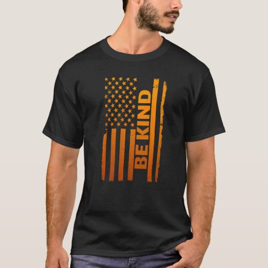 親切なアメリカ国旗の統一の日オレンジ色の優しさ Tシャツ (正面)