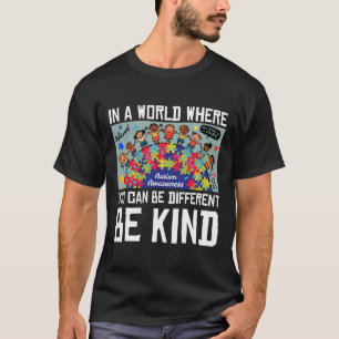 親切なオート違うイの世界 Tシャツ