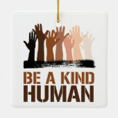 親切な人間である セラミックオーナメント (裏面)