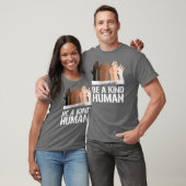 親切な人間の正方形のステッカーである Tシャツ (ユニセックス)