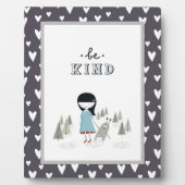 親切な小さな女の子と彼女のモンスター北欧 フォトプラーク (正面)