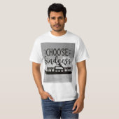 親切な男性のTシャツを選ぶ Tシャツ (正面フル)