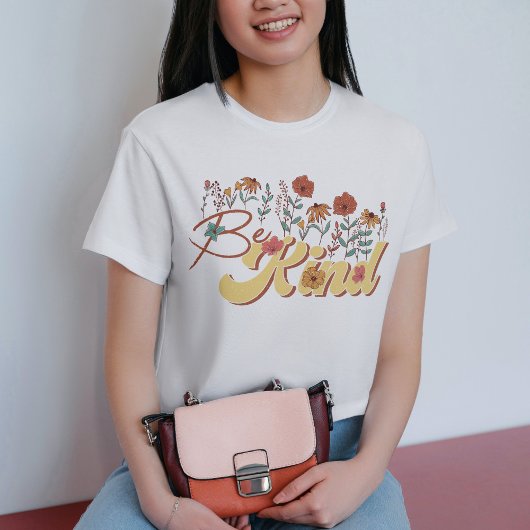 親切な野生の花のやる気を起こさせるタイポグラフィ トライブレンドTシャツ