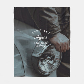 >- >親切な>->のフリースブランケットの1つ フリースブランケット