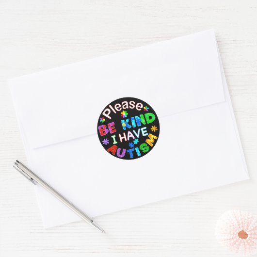 親切に私は自閉症のラウンドクラシックステッカーを持っている ラウンドシール (封筒)