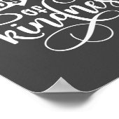 親切の種をまくグレーとホワイト ポスター (角)