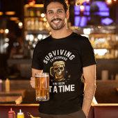 親生き延び時代のビール一つ Tシャツ