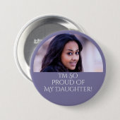 親誇りを持った卒業娘フォトパープル 缶バッジ (正面&裏面)