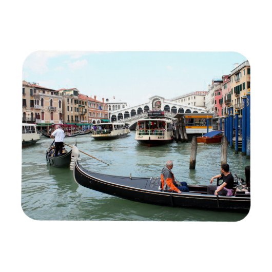 観光客のゴンドラでRialto Bridge, Venice マグネット (横)