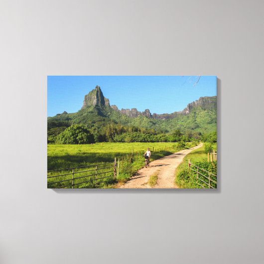 観光客サイクリングオントロピカルモーレアカンバスプリント キャンバスプリント (正面)