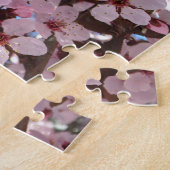 観賞用の花の木の上のピンクの花 ジグソーパズル (側面)