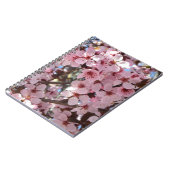 観賞用の花の木の上のピンクの花 ノートブック (左側)