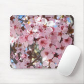 観賞用の花の木の上のピンクの花 マウスパッド (マウス)
