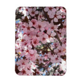 観賞用の花の木の上のピンクの花 マグネット (縦)