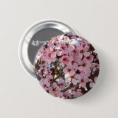 観賞用の花の木の上のピンクの花 缶バッジ (正面&裏面)