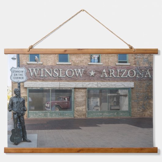 角に立つ 吊り下げ型タペストリー (正面)