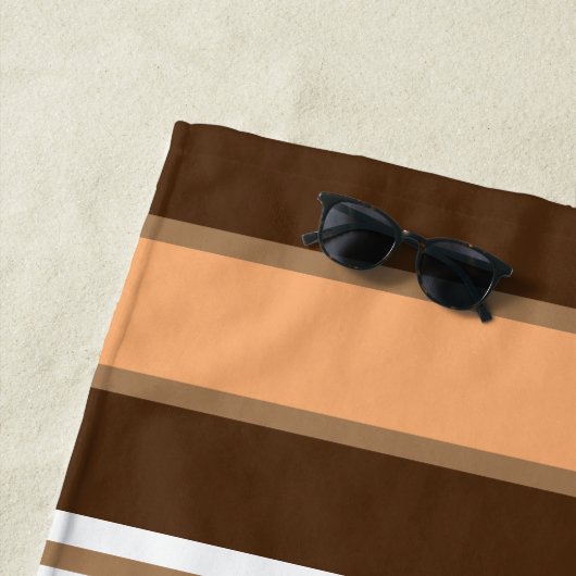 角の華美カエル ビーチタオル (インサイチュ)