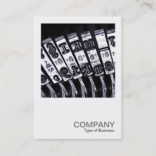 角写真0241 – タイプライター 名刺 (正面)