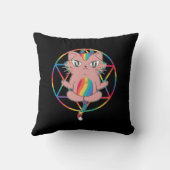 角張ったレインボーキャットペンタグラムTシャツ クッション (裏面)