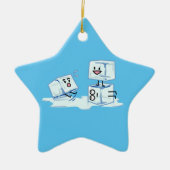 角氷の積み重ねの溶解の風邪をスリップまたは滑ること氷った立方体水 セラミックオーナメント (正面)