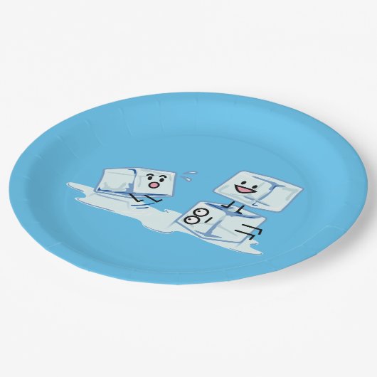 角氷の積み重ねの溶解の風邪をスリップまたは滑ること氷った立方体水 ペーパープレート (アングル)