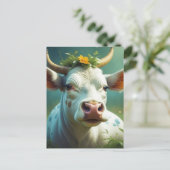 角花が咲き乱れたかわいい白い愛牛 ポストカード (スタンド正面)