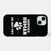 触らないで サービス中 愛犬家のための面白いプレゼント iPhone 15ケース (裏面横)