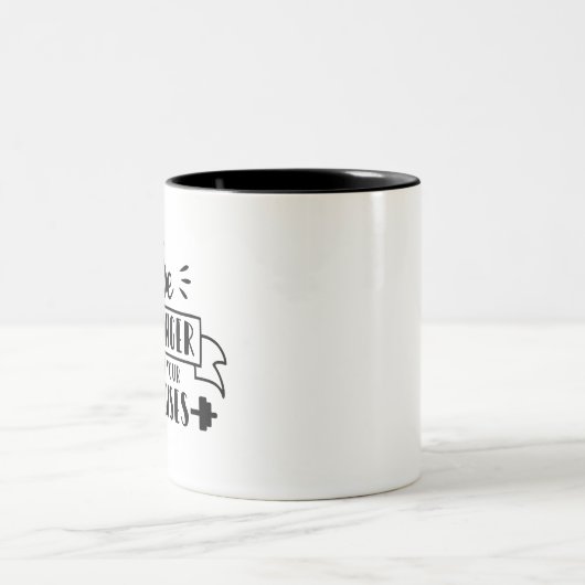 言い訳より強くしなさい ツートーンマグカップ (中央)