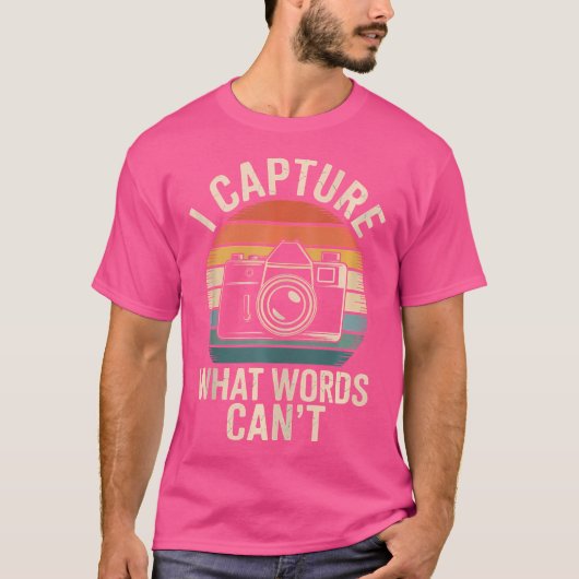 言葉では捉えられない瞬間を撮る おもしろ写真家 フォト Tシャツ (正面)