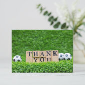 言葉でサッカーボール緑の草の上に感謝 サンキューカード (スタンド正面)