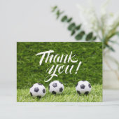 言葉でサッカーボール緑の草の上に感謝 サンキューカード (スタンド正面)