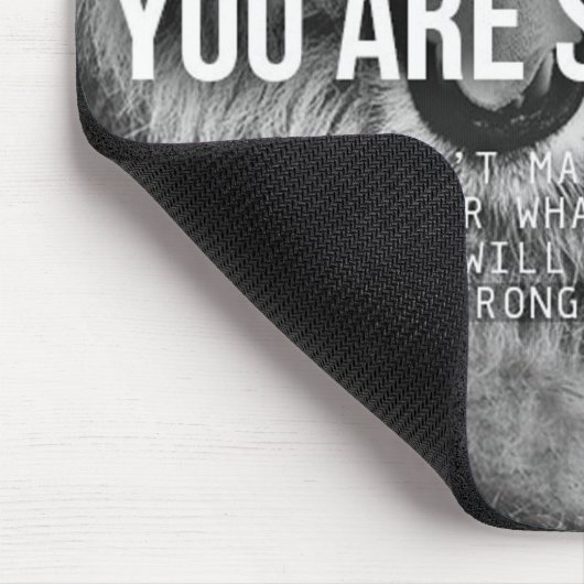 言葉やる気を起こさせる – あなたは強い マウスパッド (コーナー)