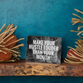 言葉やる気を起こさせる – ハッスル フォトプラーク (側面)