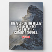 言葉 – やる気を起こさせる飢えた狼登山ザヒル フォトプラーク (正面)