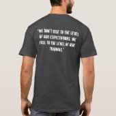 訓練のワイシャツ3BTの盾 Tシャツ (裏面)