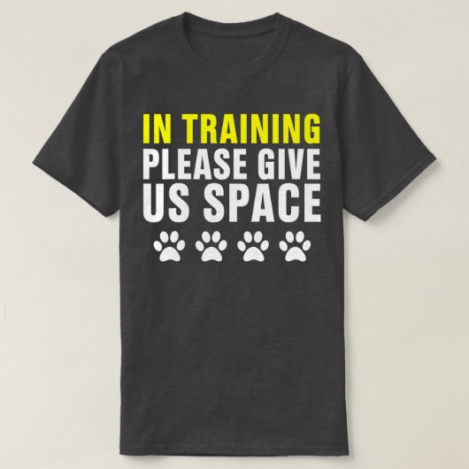 訓練中お願与えい宇宙犬訓練ドッグ Tシャツ (デザイン正面)