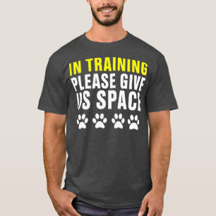 訓練中お願与えい宇宙犬訓練ドッグ Tシャツ