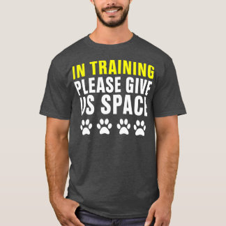 訓練中お願与えい宇宙犬訓練ドッグ Tシャツ