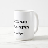 訓練中のスモーリガン コーヒーマグカップ (正面右)