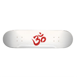 記号OmのオウムのDevanagariの赤いヒンズー教の書道 スケートボード