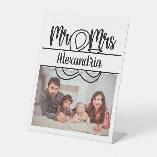 記念モダン会モノグラム夫妻の写真 台座サイン (正面)