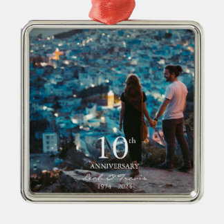 記念写真カスタムのシック結婚なホワイトフォント メタルオーナメント