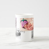 記念写真コラージュ誕生のお知らせ ボーンチャイナマグカップ (正面)