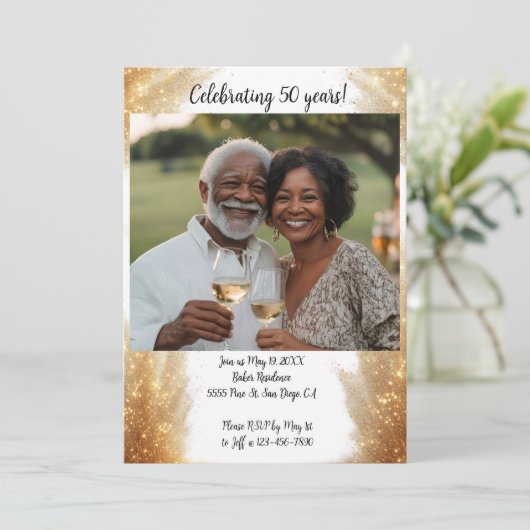 記念写真モダン招待状白 招待状 (スタンド正面)