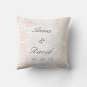 記念品を結婚する珊瑚の灰色の花のヴィンテージ クッション (裏面)