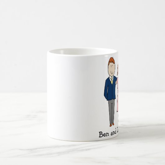 記念日のカップルの名前入りな漫画のマグ コーヒーマグカップ (中央)