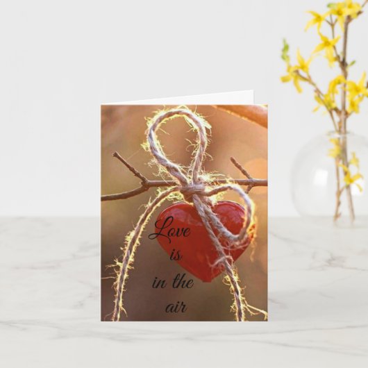 ***記念日のカードに愛が浮かんでいる** カード (黄色い花)