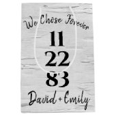 記念日の樺の木結婚ツリーの日付 ミディアムペーパーバッグ (正面)